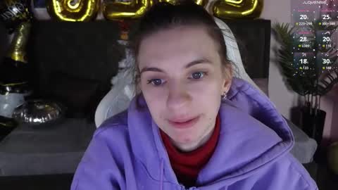 _ash_leyy_ online show from December 2025 01:33:02 AM