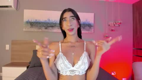 Ashly online show from November 2025 05:59:01 PM