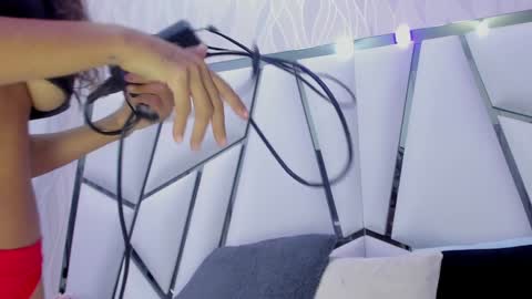 Aura online show from February 2025 02:47:02 AM