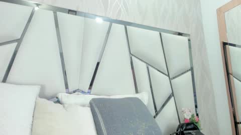 Aura online show from March 2025 03:01:01 AM