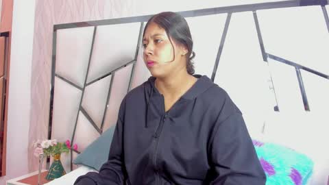 Snapshot of _aurora18 chatting on April 2026 03:04:02 AM Aura online show from April 2026 03:04:02 AM