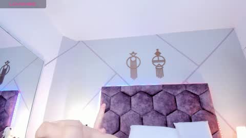 _aurora_collins_ online show from November 2025 12:56:01 PM