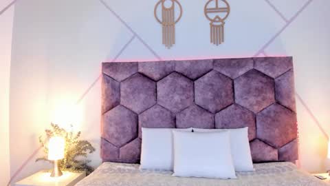 Snapshot of _aurora_collins_ chatting on February 2026 12:34:02 PM _aurora_collins_ online show from February 2026 12:34:02 PM