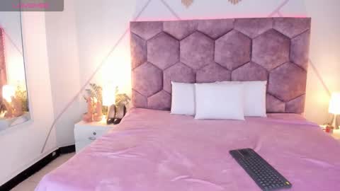 Snapshot of _aurora_collins_ chatting on February 2026 01:22:01 PM _aurora_collins_ online show from February 2026 01:22:01 PM