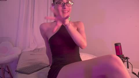 Snapshot of _available_ chatting on March 2026 09:05:01 AM _available_ online show from March 2026 09:05:01 AM