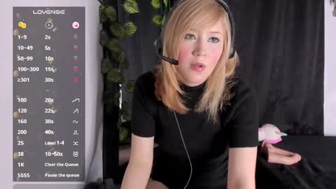 _avril_moore_ online show from February 2025 03:42:01 AM