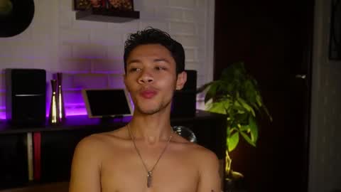 Snapshot of _billy_j chatting on December 2024 12:42:02 AM BILLY online show from December 2024 12:42:02 AM