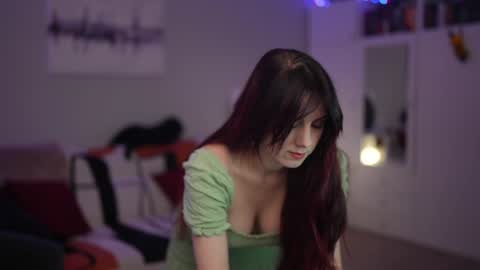 Lili online show from February 2026 06:00:02 AM