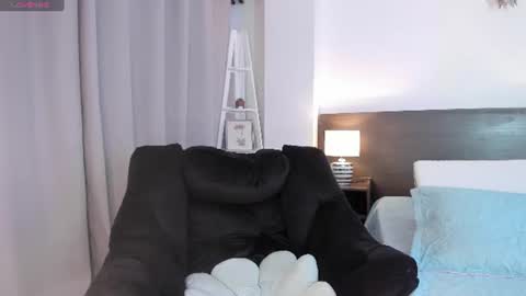 Snapshot of _bleuelune chatting on June 2026 01:36:02 AM Mary online show from June 2026 01:36:02 AM