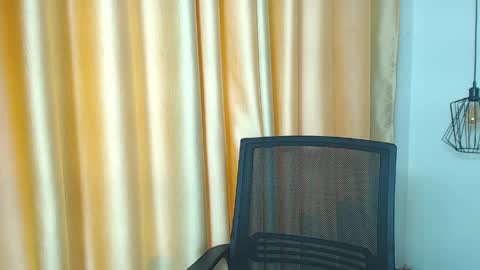 _bonnie__and_clyde online show from April 2026 07:14:01 PM