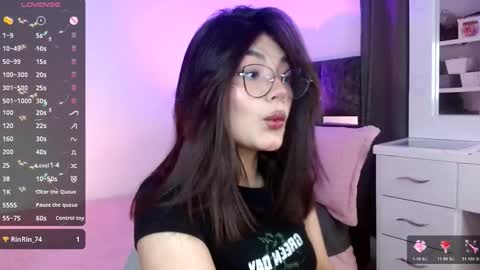   online show from October 2025 04:02:02 AM
