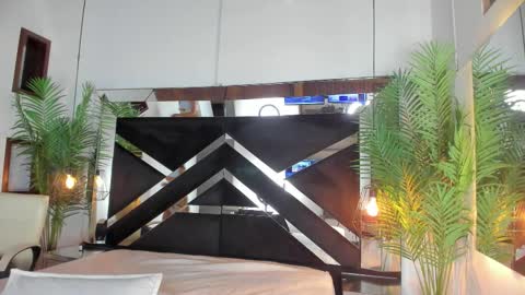 Candy online show from December 2025 06:17:01 PM