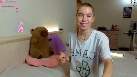 Snapshot of _capybara0_0 chatting on November 2025 09:08:01 PM _capybara0_0 online show from November 2025 09:08:01 PM