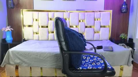 Caroline online show from April 2026 10:31:01 AM