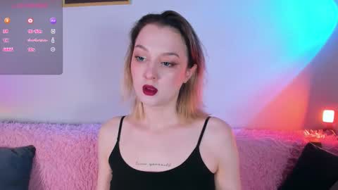 Snapshot of _ccrystaa_ chatting on November 2025 06:57:01 AM Christina Chris online show from November 2025 06:57:01 AM