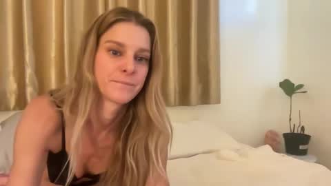 Snapshot of _chelsea___ chatting on December 2024 07:56:01 PM Chelsea xo online show from December 2024 07:56:01 PM