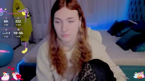 Snapshot of _chlo_e chatting on October 2025 09:28:02 PM Alisa NO NUDE online show from October 2025 09:28:02 PM