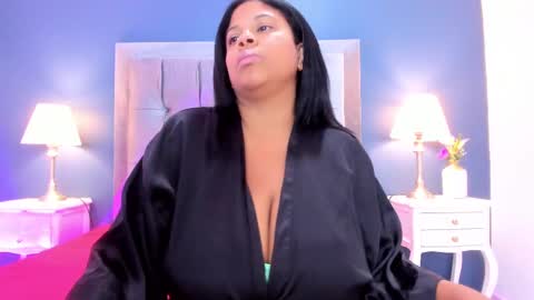 _ciara_benet_ online show from January 2025 12:09:01 PM