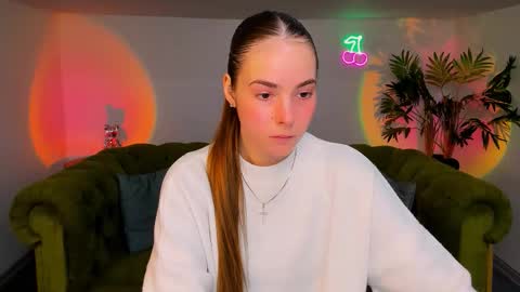 Snapshot of _cuddle_bug_ chatting on October 2025 09:20:01 AM Erika online show from October 2025 09:20:01 AM