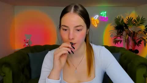 Snapshot of _cuddle_bug_ chatting on November 2025 07:08:01 AM Erika online show from November 2025 07:08:01 AM