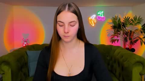 Snapshot of _cuddle_bug_ chatting on November 2025 01:56:02 PM Erika online show from November 2025 01:56:02 PM