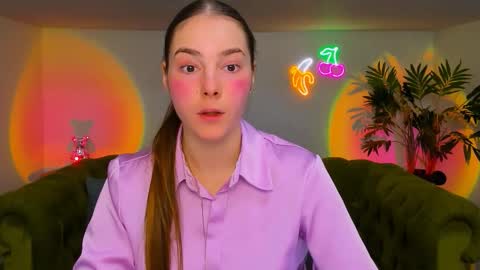 Snapshot of _cuddle_bug_ chatting on November 2025 09:12:02 AM Erika online show from November 2025 09:12:02 AM