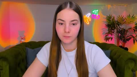 Snapshot of _cuddle_bug_ chatting on December 2025 09:14:01 AM Erika online show from December 2025 09:14:01 AM