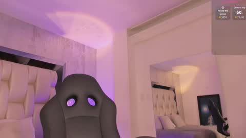 Snapshot of _curly_girl_ chatting on November 2025 08:09:01 PM online show from November 2025 08:09:01 PM