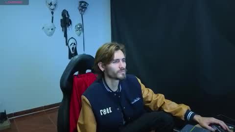 Snapshot of _delacruz911_ chatting on December 2025 12:05:01 AM delacruz online show from December 2025 12:05:01 AM