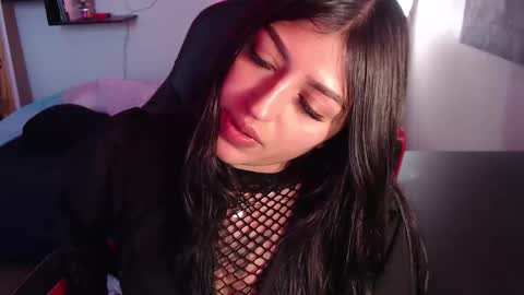 Snapshot of _dennise chatting on December 2025 05:50:01 PM _dennise online show from December 2025 05:50:01 PM