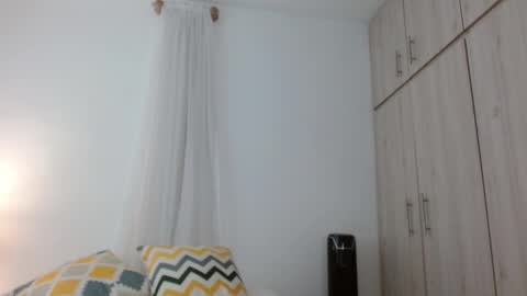 Snapshot of _diana_cute chatting on February 2025 09:04:02 PM Diana online show from February 2025 09:04:02 PM