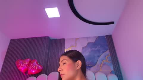 Dione online show from March 2026 07:53:02 PM