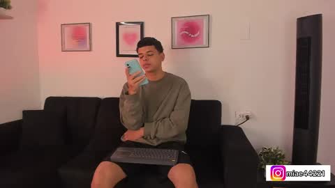 Snapshot of _e_m_m_a_1 chatting on March 2025 12:15:01 PM Emma and Tonny online show from March 2025 12:15:01 PM