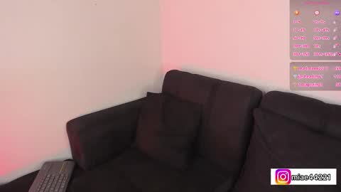 Snapshot of _e_m_m_a_1 chatting on March 2025 03:20:02 PM Emma and Tonny online show from March 2025 03:20:02 PM