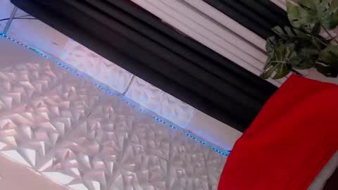 _ellen24 online show from November 2025 02:18:01 PM