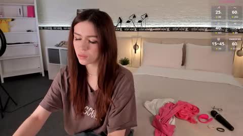 Snapshot of _emiliaa_ chatting on November 2025 03:51:02 AM Milana online show from November 2025 03:51:02 AM