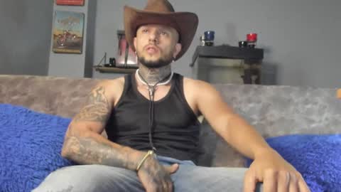 Snapshot of _emilio_escobar chatting on December 2024 10:05:02 AM Emilio online show from December 2024 10:05:02 AM