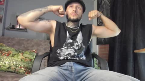 Snapshot of _emilio_escobar chatting on December 2024 10:01:02 AM Emilio online show from December 2024 10:01:02 AM