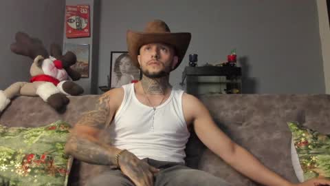 Snapshot of _emilio_escobar chatting on December 2024 10:38:02 AM Emilio online show from December 2024 10:38:02 AM