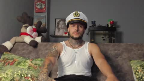 Snapshot of _emilio_escobar chatting on December 2024 10:34:01 AM Emilio online show from December 2024 10:34:01 AM