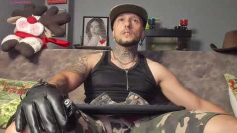 Snapshot of _emilio_escobar chatting on December 2024 01:36:02 PM Emilio online show from December 2024 01:36:02 PM