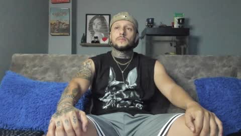 Snapshot of _emilio_escobar chatting on January 2025 10:34:02 AM Emilio online show from January 2025 10:34:02 AM