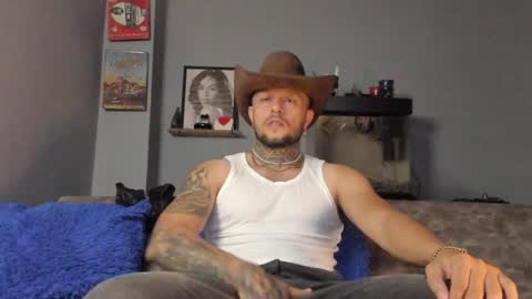 Snapshot of _emilio_escobar chatting on January 2025 10:29:02 AM Emilio online show from January 2025 10:29:02 AM