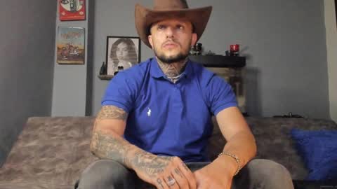 Snapshot of _emilio_escobar chatting on January 2025 10:27:01 AM Emilio online show from January 2025 10:27:01 AM