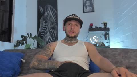 Snapshot of _emilio_escobar chatting on February 2025 12:09:01 AM Emilio online show from February 2025 12:09:01 AM