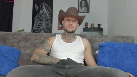 Snapshot of _emilio_escobar chatting on February 2025 10:18:01 AM Emilio online show from February 2025 10:18:01 AM