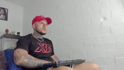 Snapshot of _emilio_escobar chatting on March 2025 10:24:02 AM Emilio online show from March 2025 10:24:02 AM