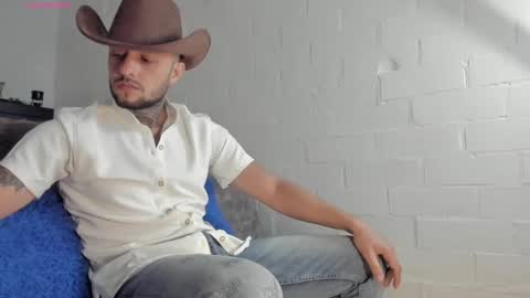 Snapshot of _emilio_escobar chatting on March 2025 10:00:02 AM Emilio online show from March 2025 10:00:02 AM