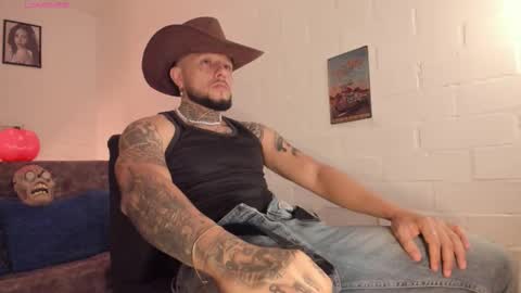 Snapshot of _emilio_escobar chatting on October 2025 10:36:01 AM Emilio online show from October 2025 10:36:01 AM