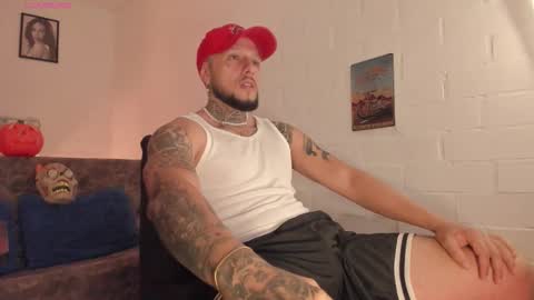 Snapshot of _emilio_escobar chatting on October 2025 09:21:01 AM Emilio online show from October 2025 09:21:01 AM